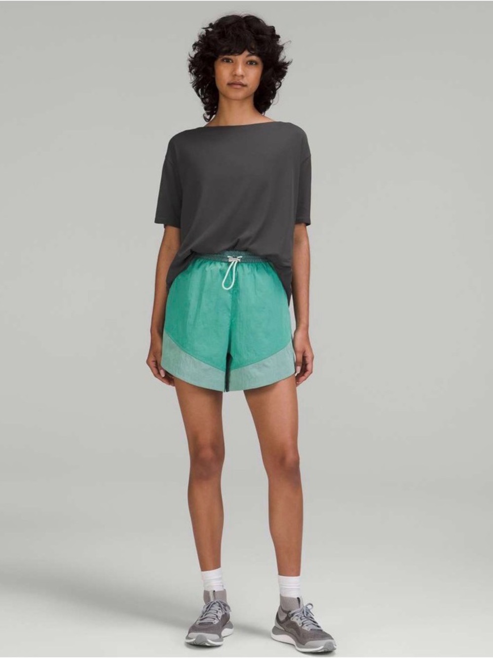 Lululemon Back in Action Short Sleeve T-Shirt *Nulu
Graphite Grey - Picture 3 of 7